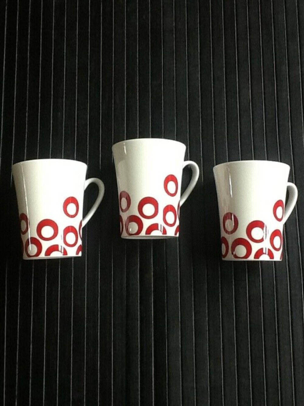 3 Mikasa 10-oz Red & White ⭕️ CIRCLE CHIC ⭕️ Mugs